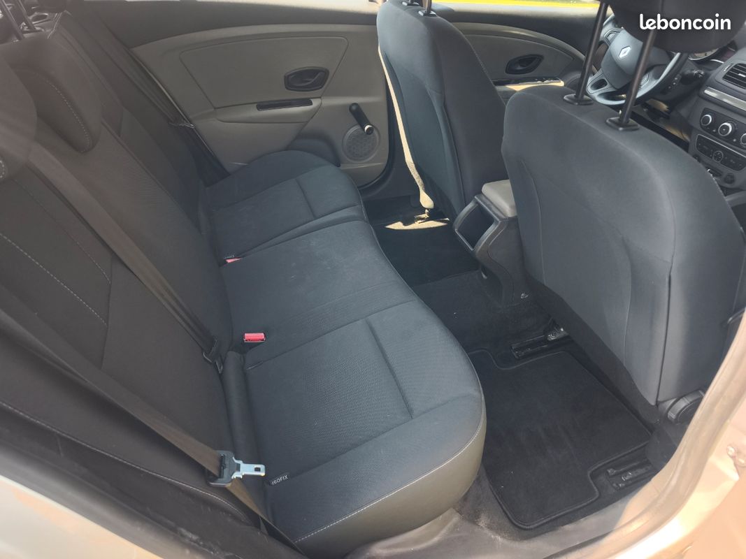 Rare Megane 3 Estate 1.6 16v 100 - TomTom Édition - 108 000kms - GPS - Siège chauffant - 1ere Main (image 5)