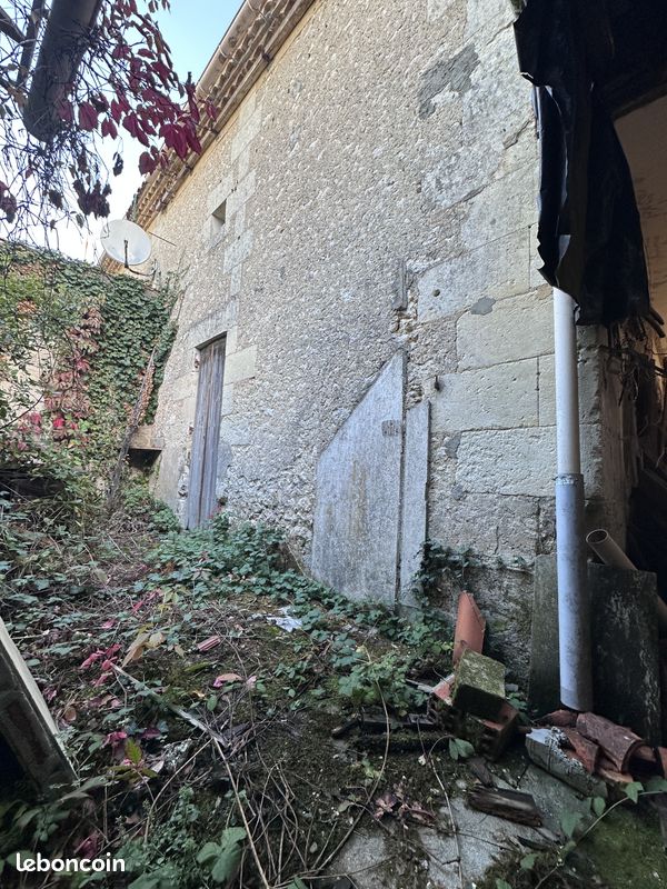 Maison 3 pièces 75 m² · à Saint Aulaye-Puymangou · 75 m² · 26 000 €