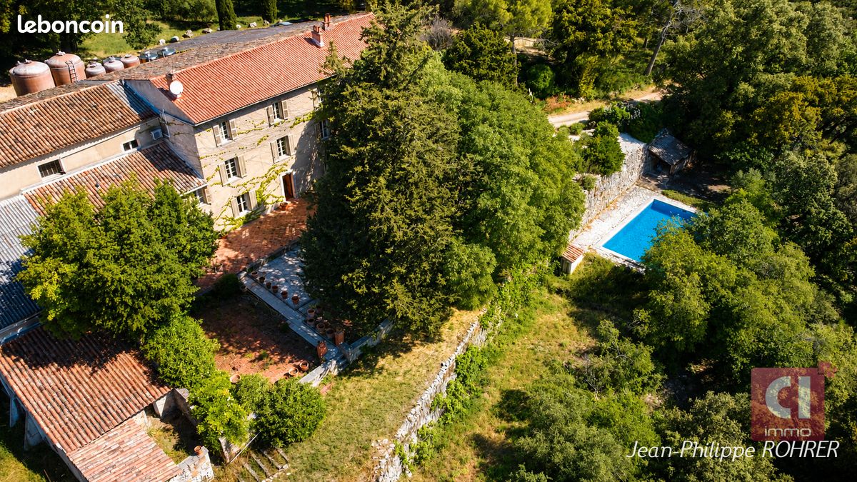 Maison 10 pièces 729 m² · à Besse-sur-Issole · 729 m² · 2 800 000 €