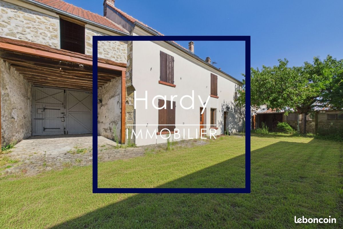 Immeuble 3 pièces 150 m² · à Cergy · 150 m² · 369 000 €