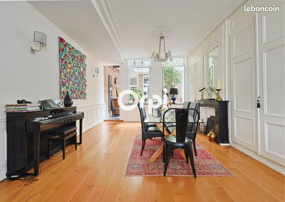 Maison 7 pièces 230 m² · à Lille · 230 m² · 800 000 €