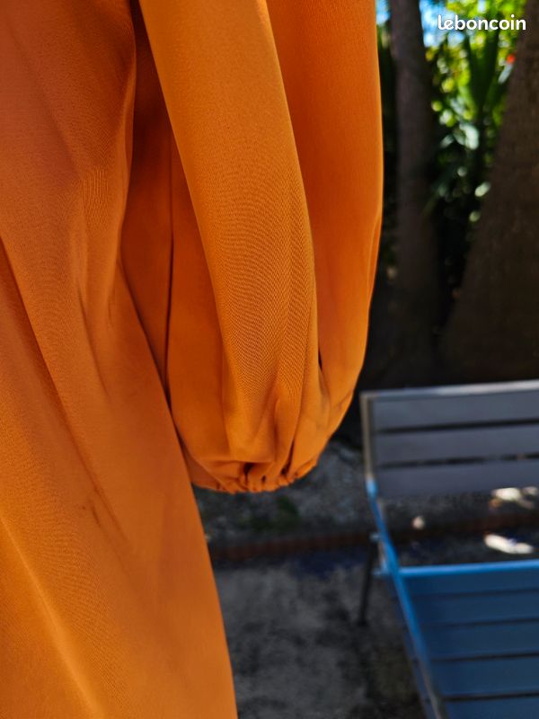 Robe soirée terracotta effet satiné (image 10)
