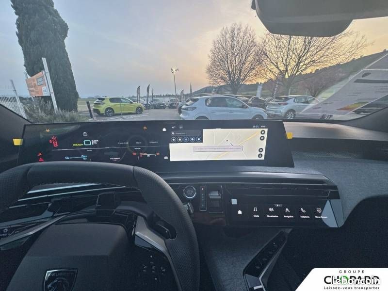 Peugeot 5008 Plug-in Hybrid 225 ch e-DCS7 GT (image 14)