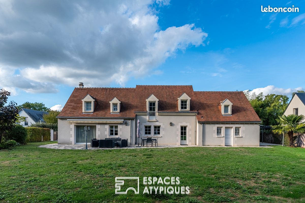Maison 10 pièces 217 m² · à Chambray-lès-Tours · 217 m² · 749 000 €