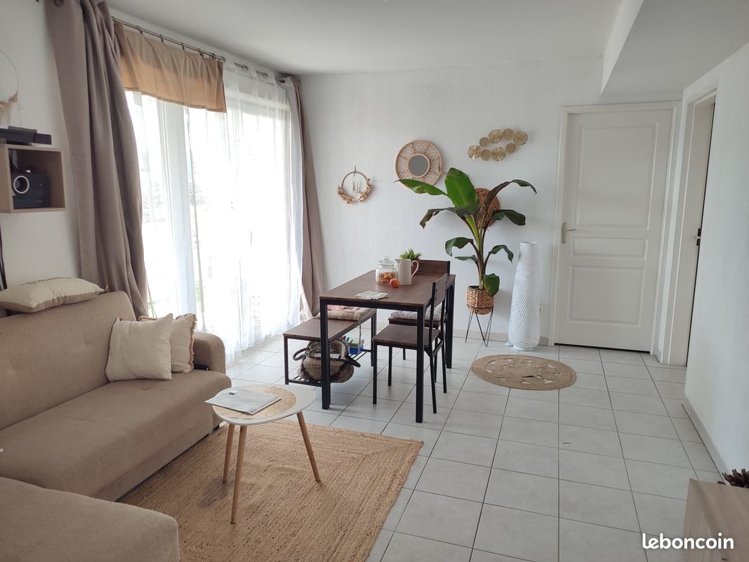 Appartement 3 pièces 65 m² · à Six-Fours-les-Plages · 65 m² · 885 €