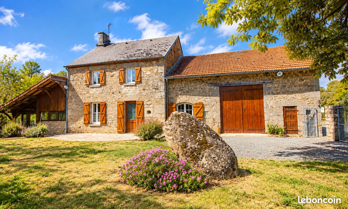 Maison 5 pièces 105 m² · à Sous-Parsat · 105 m² · 163 000 €