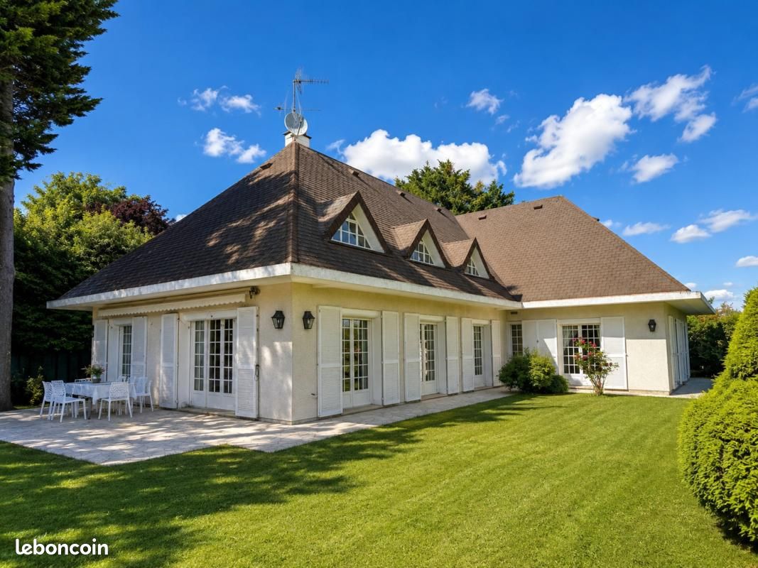 Maison 9 pièces 324 m² · à Saint-Florentin · 324 m² · 295 000 €
