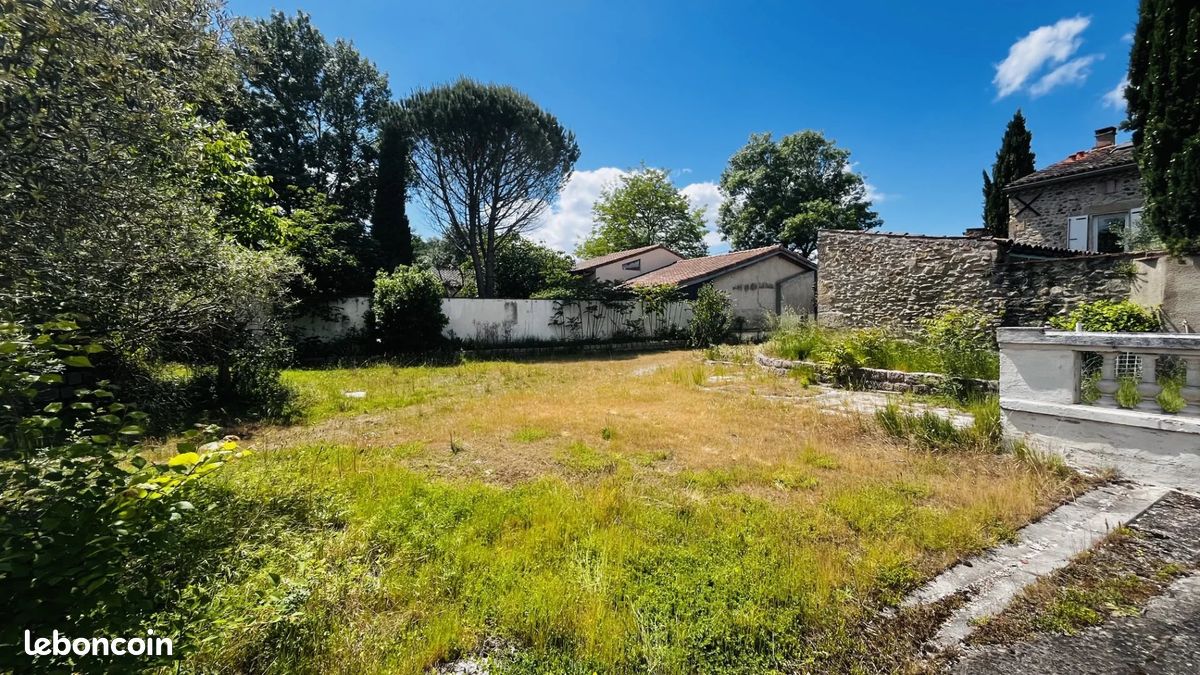 Maison 5 pièces 156 m² · à Saïx · 156 m² · 162 000 €