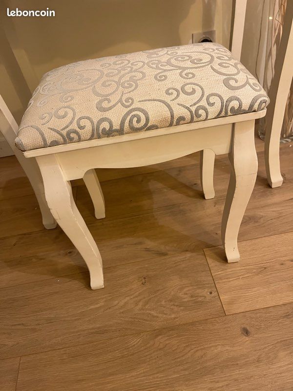 Jolie Coiffeuse blanche et son tabouret (image 2)