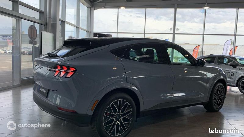 Ford Mustang Mach-E 375ch Extended Range 88kWh Premium AWD (image 5)