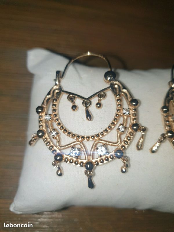Boucles D'oreilles Créoles Style Savoyarde - Plaqué Or Avec Zircons - Enfant - Neuf Avec étiquettes