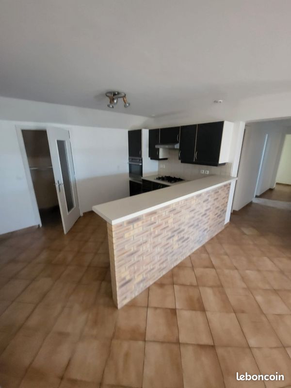 Appartement 4 pièces 115 m² · à Château-Landon · 115 m² · 890 €/mois