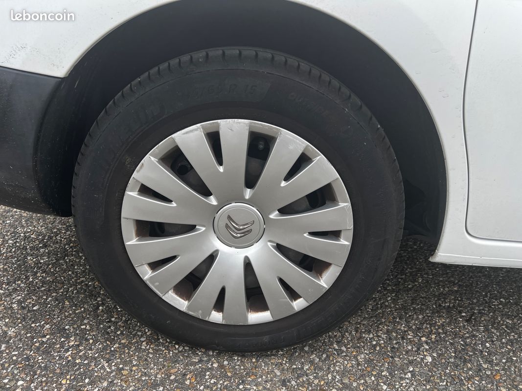 Citroen berlingo vu cabine approfondie 1.6 bluehdi 99 ch xl l2 confort / distribution faite (image 9)