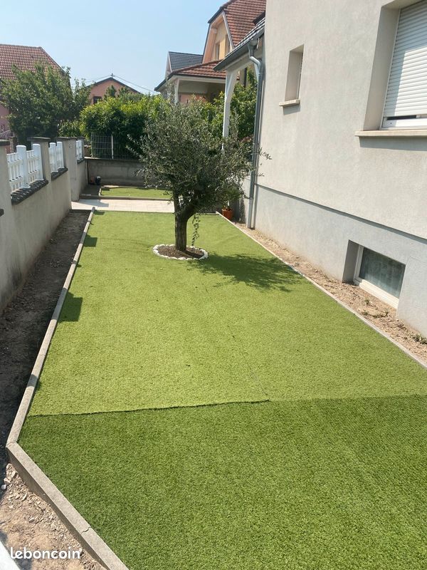 Rouleaux gazon synthétique occasion de terrains de foot (image 1)
