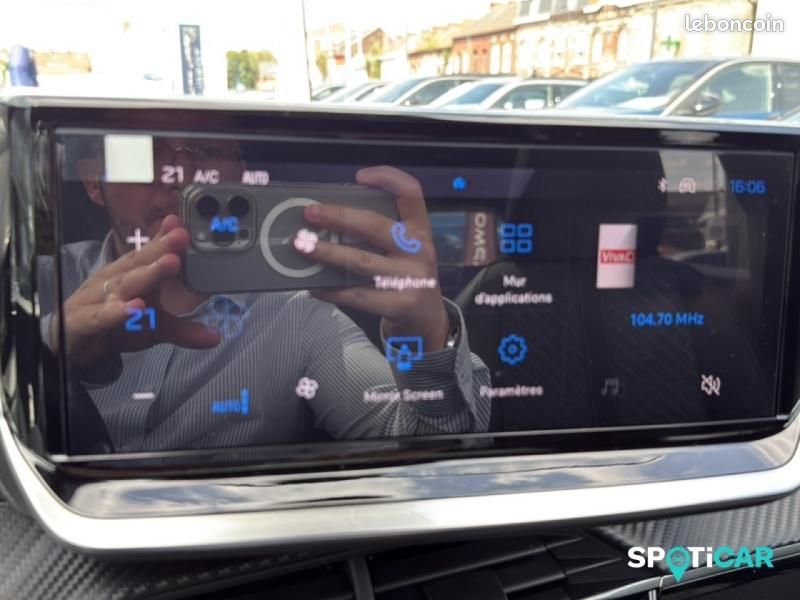 Peugeot 2008 e-2008 156ch 54 kWh Allure (image 18)