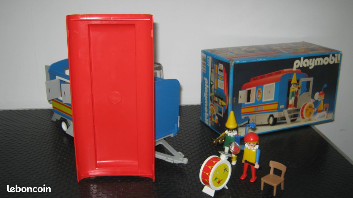 3727 PLAYMOBIL CIRQUE : Roulotte Caravane Fauve / Dompteur de lions