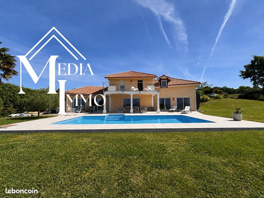 Maison 6 pièces 200 m² · à Artix · 200 m² · 525 000 €