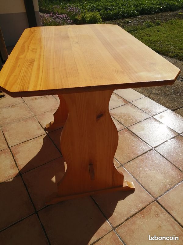 Table en bois (image 2)