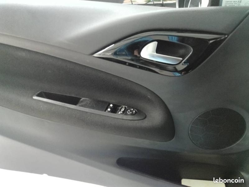 Citroen DS3 1.6 VTi So Chic (image 16)
