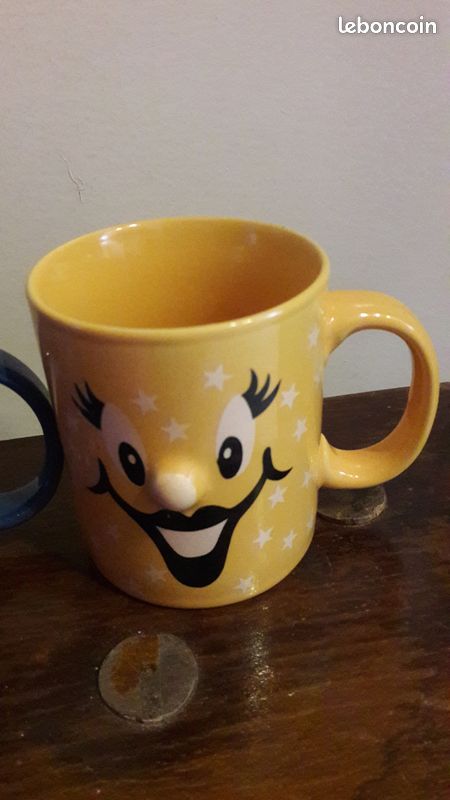 Mug Jaune ou Bleu étoilé Neuf (image 4)