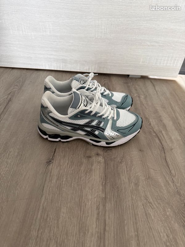 Asics Gel Kayano 14 (image 1)