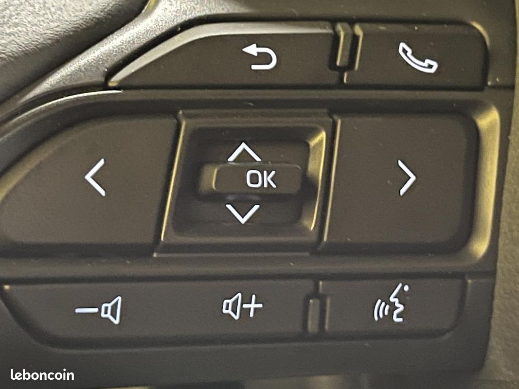 TOYOTA YARIS CROSS Hybrid 130h - BV CVT AWD-i 4X4 Design pack cargo (image 23)