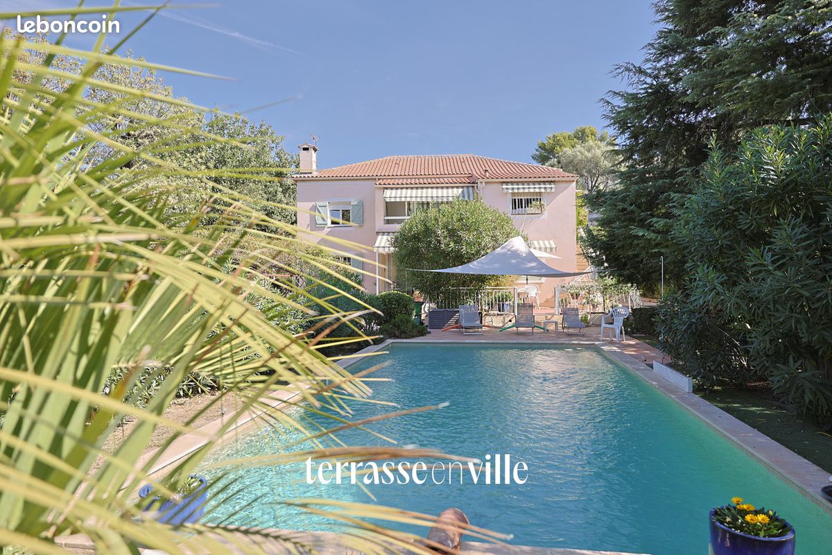 Maison 10 pièces 214 m² · à Toulon · 214 m² · 960 000 €