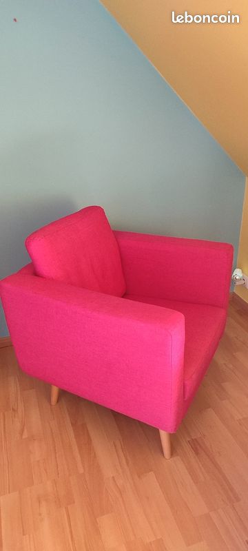 Fauteuil rose (image 1)
