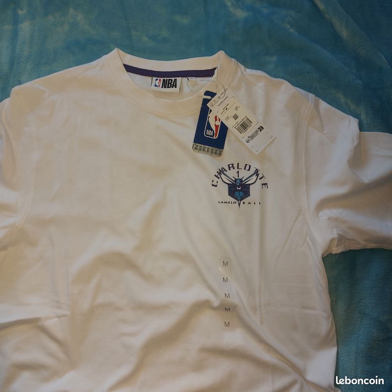 T- Shurt. Blanc NBA TM
étiquette " d'origine 100%Coton pour la
somme de 17e 🏷 (image 4)