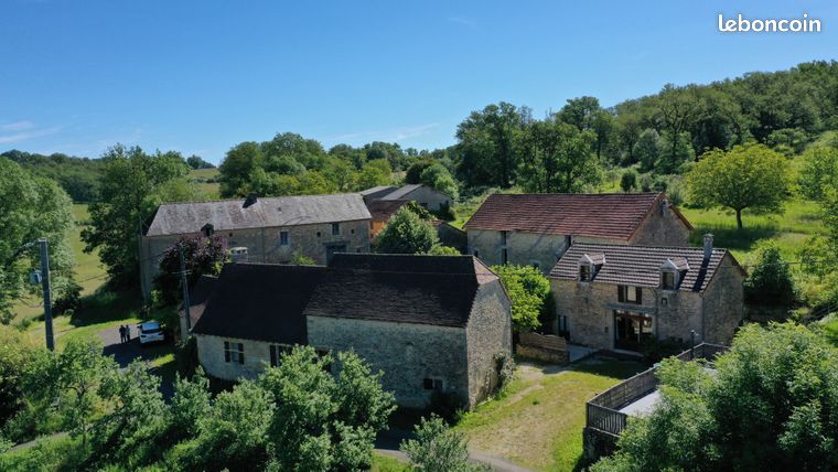 Propriété 10 pièces 227 m²