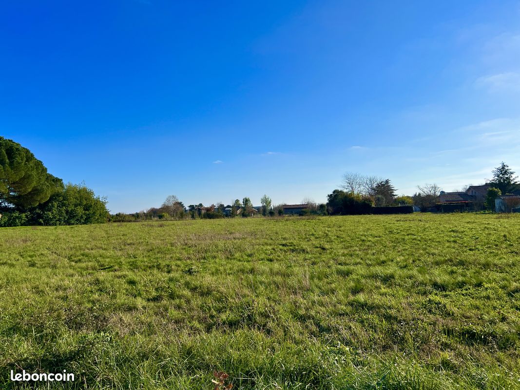 Terrain 1403 m² · à Marmande · 1 403 m² · 42 000 €