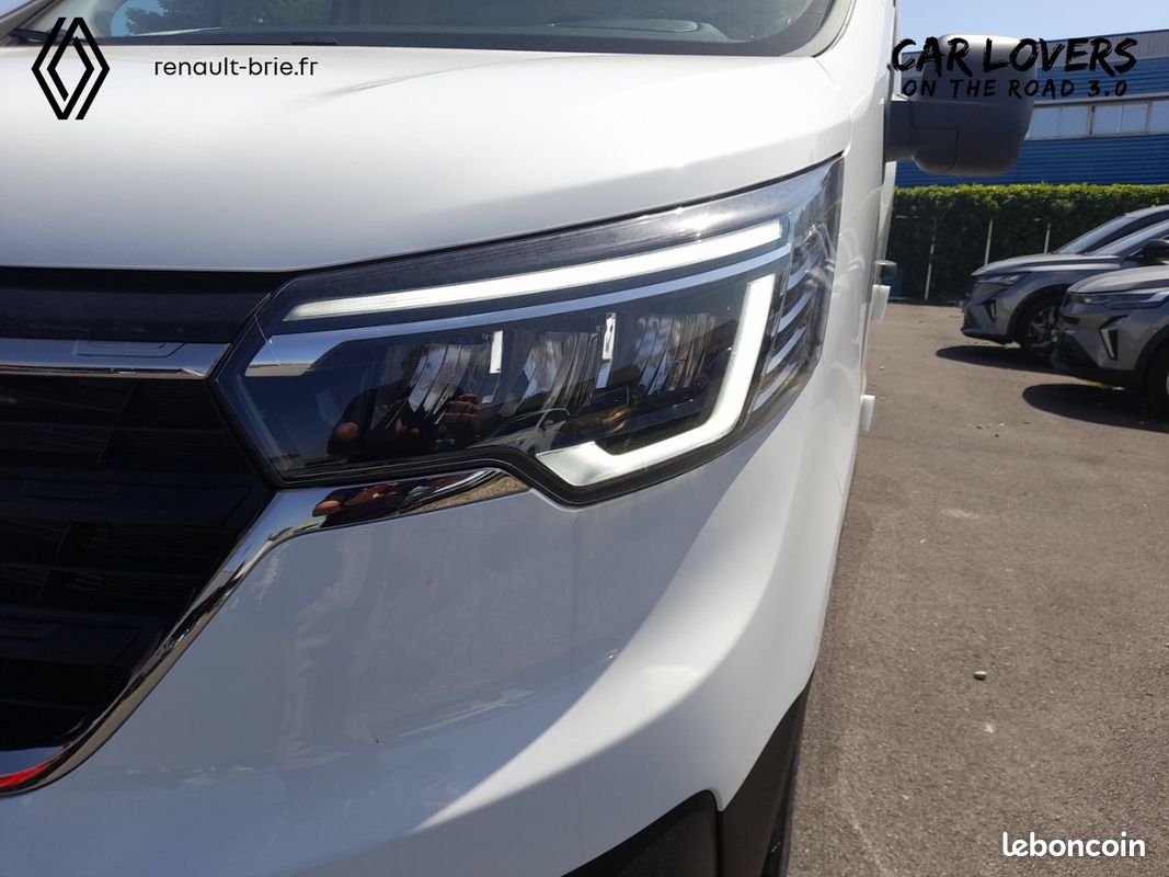 Renault trafic fg blue dci 130 l1h1 3t gsr2 advance (image 29)