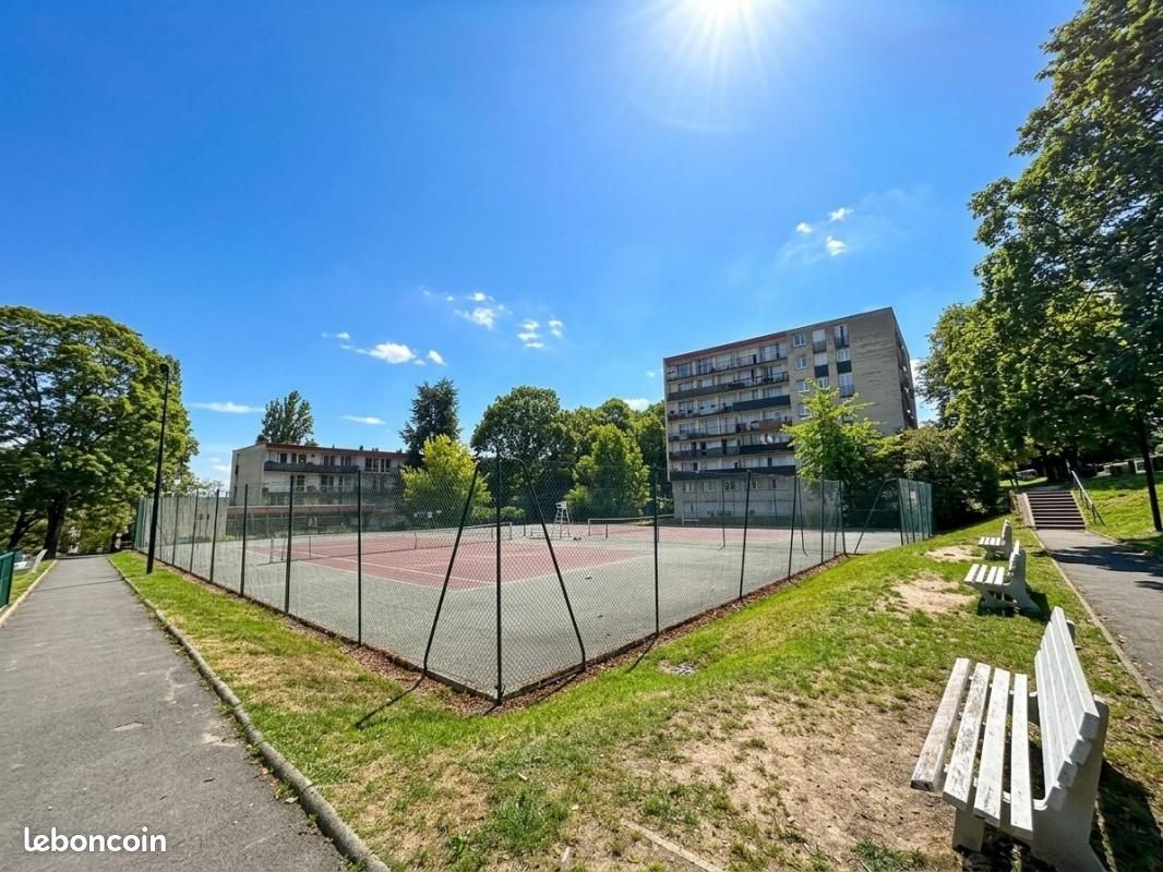 Appartement 4 pièces 87 m² · à Ris-Orangis · 87 m² · 129 000 €