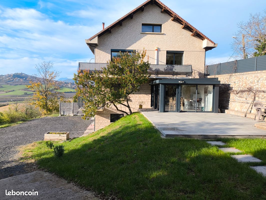 Maison 10 pièces 270 m² · à Veyre-Monton · 270 m² · 540 000 €