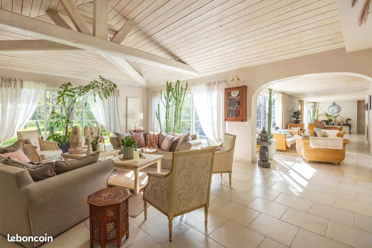 Maison 8 pièces 287 m² · à Basse-Goulaine · 287 m² · 990 000 €