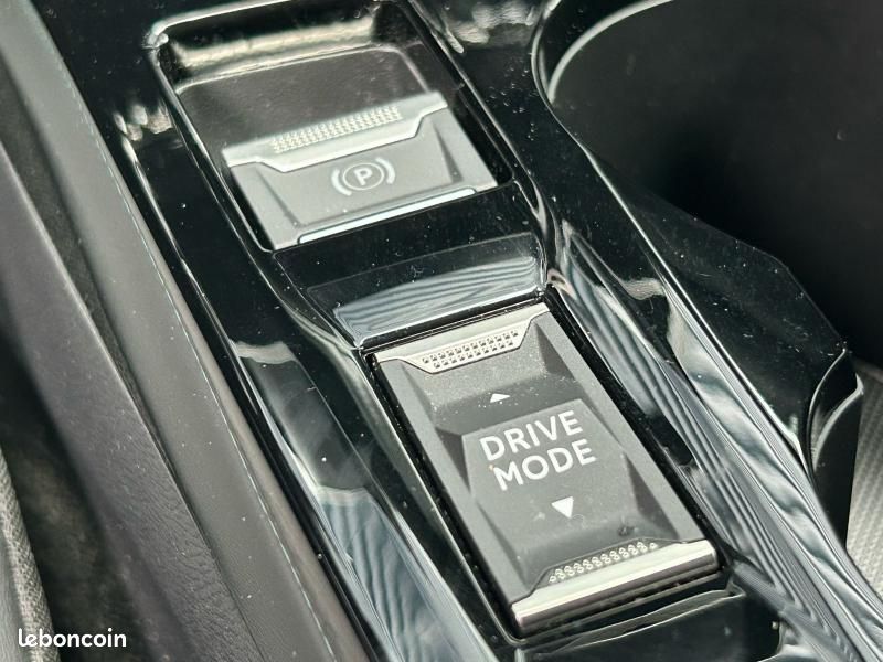 Peugeot 2008 e-2008 136ch Allure (image 14)