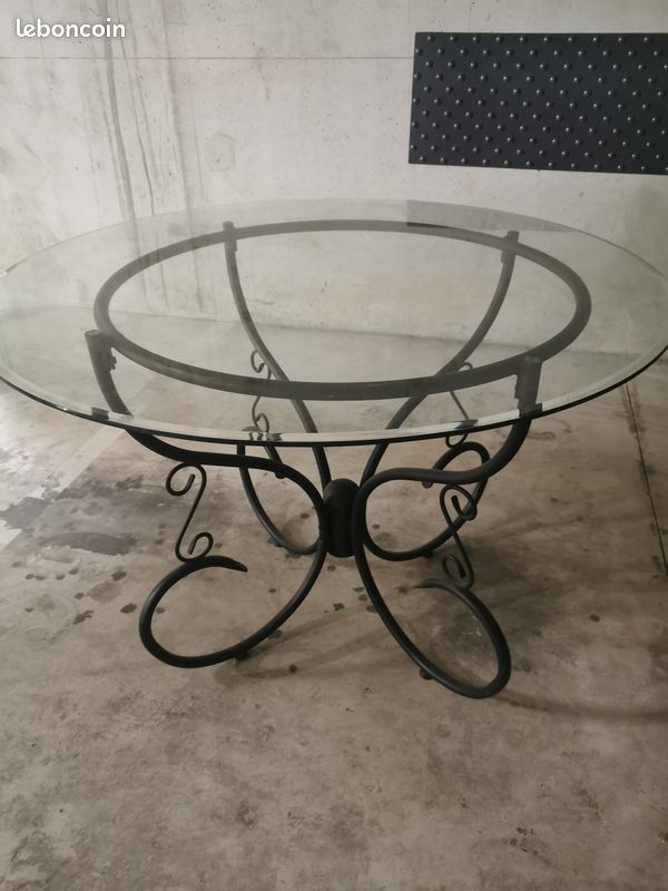 Table ronde en verre et fer forgé – Diamètre 110 cm (image 3)