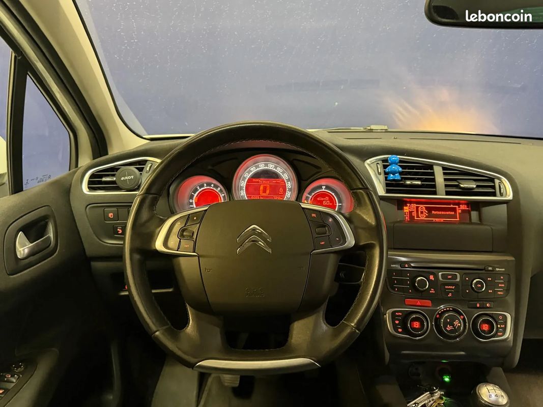 CITROEN C4 1.6 VTi 120ch Confort - Origine France - 2eme main - Moteur à chaine - Ethanol - Clim Auto - Bluetooth - Radar de recul (image 12)
