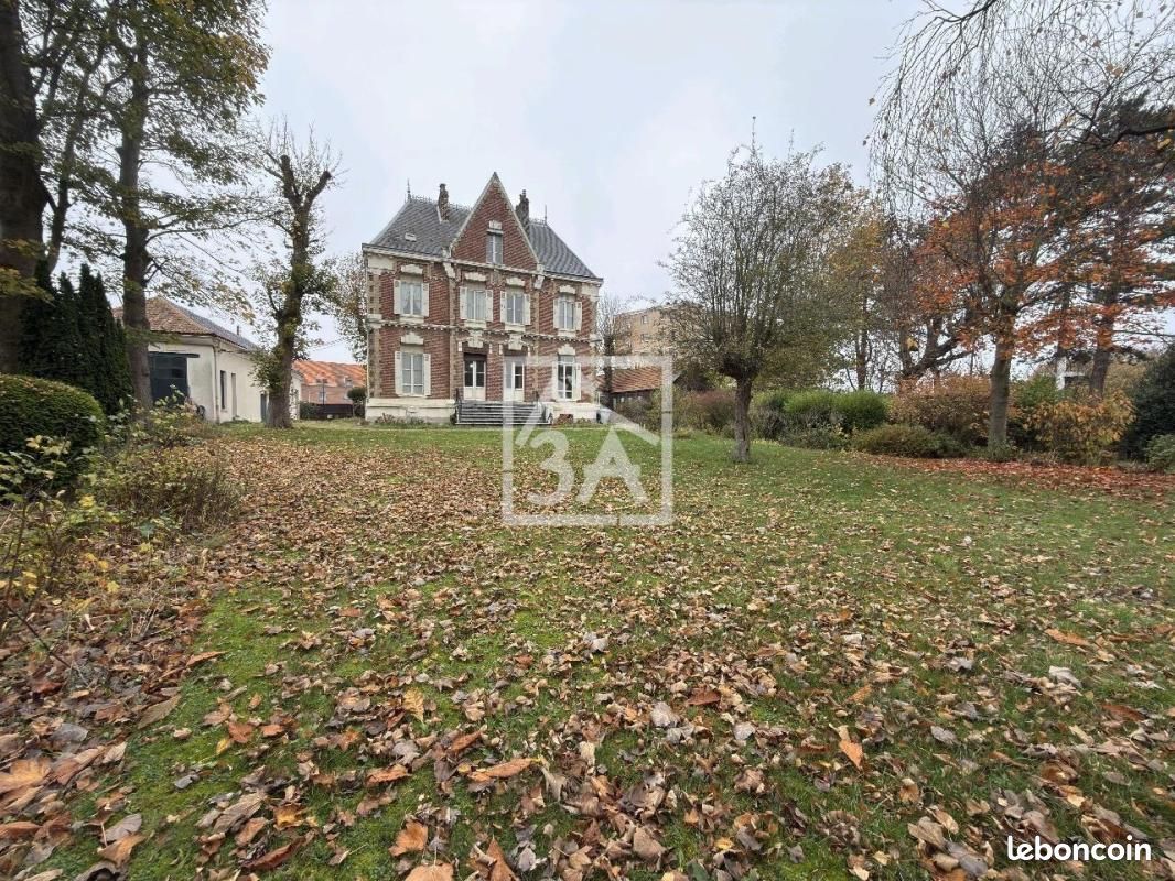Maison 11 pièces 282 m² · à Calais · 282 m² · 438 490 €