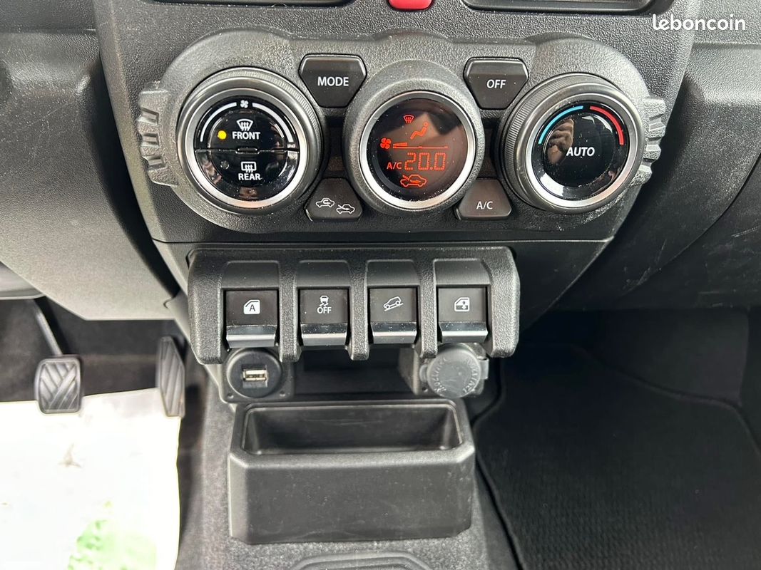 SUZUKI Jimny 1.5 VVT PACK 102 CH - 4 PLACES - ATTELAGE - CARPLAY - ANDROID AUTO - SIEGES CHAUFFANTS (image 12)