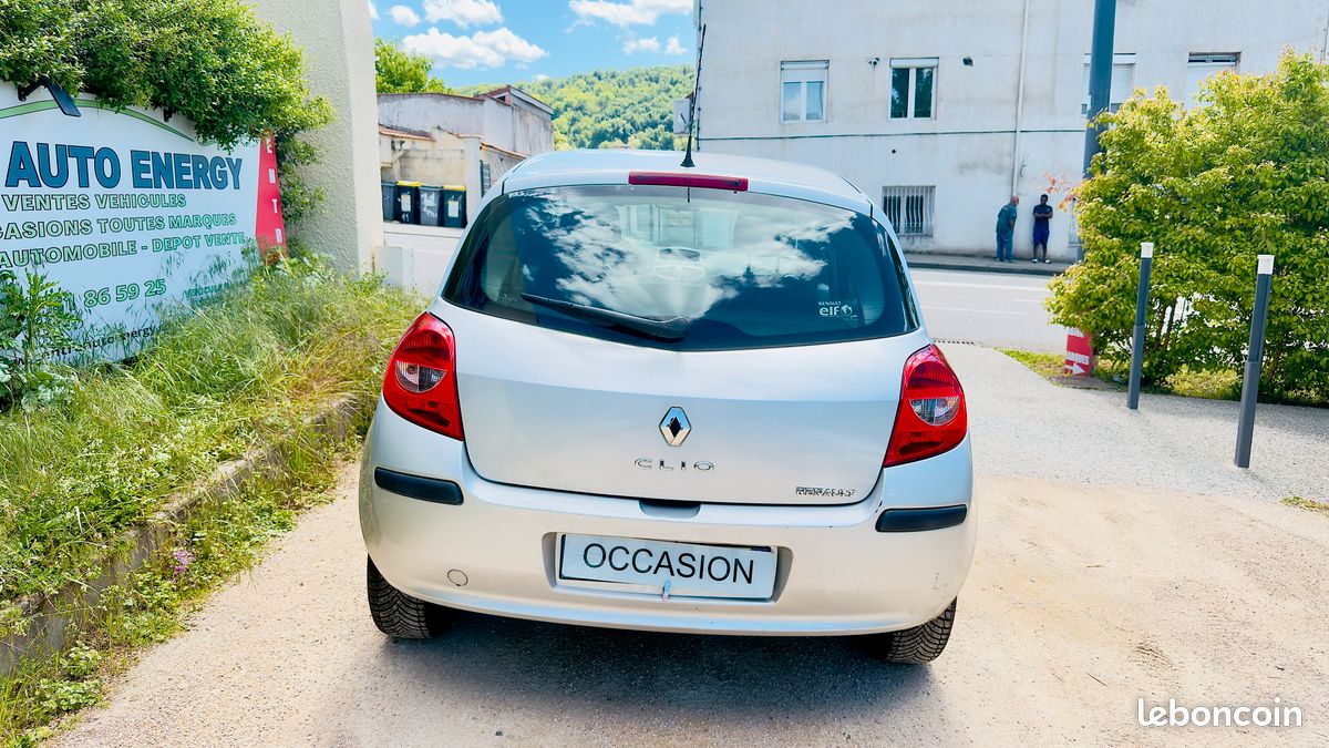 PAYEZ EN 3, 4 OU 10 FOIS * RENAULT CLIO III 1.4 16V 98ch EXPRESSION 5 PORTES * GARANTIE 6 MOIS (image 2)