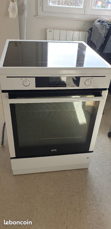 Cause déménagement vend cuisinière AEG induction a (image 1)