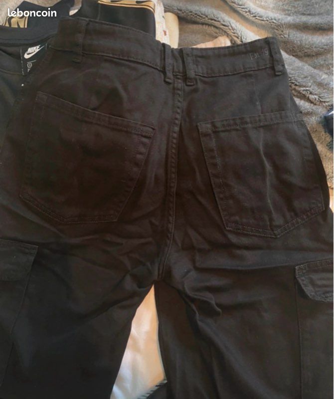 Pantalon Cargo noir (image 4)