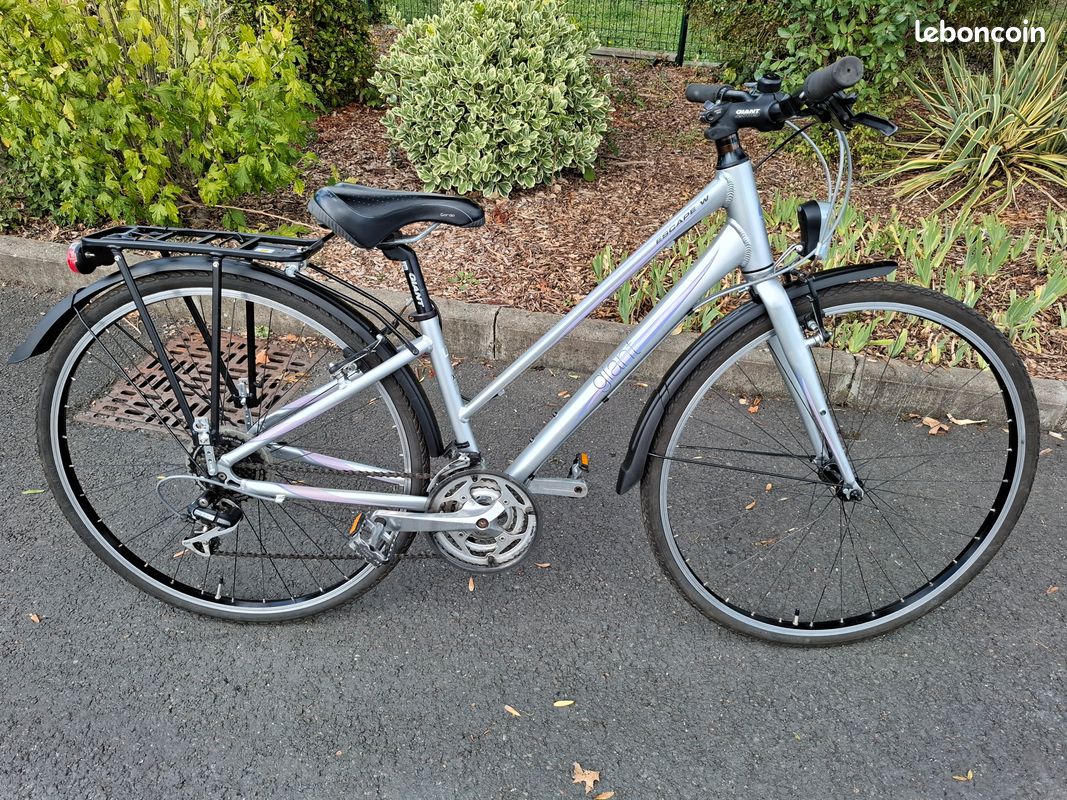 VTC Vélo de ville Femme GIANT Escape W Vélos