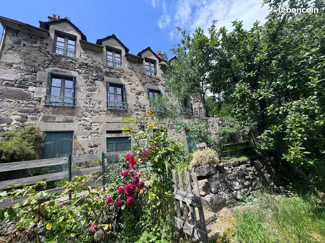 Maison 6 pièces 173 m² · à Dienne · 173 m² · 278 200 €