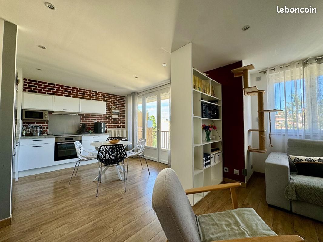 Appartement 3 pièces 55 m² · à Saint-Étienne · 55 m² · 75 000 €