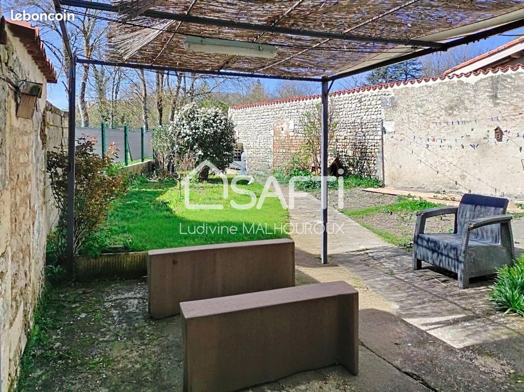 Maison de village 5 pièces 123 m² - Coteaux-du-Blanzacais 16250 Blanzac-Porcheresse (image principale 0)