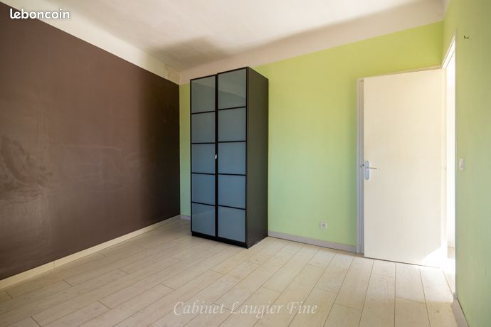 Propriété 5 pièces 250 m² — 15