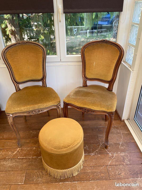 Table ronde en bois (image 2)