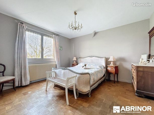https://img.leboncoin.fr/api/v1/lbcpb1/images/66/22/13/66221310ad2d84542c3425338249a1f219dafce7.jpg?rule=ad-image